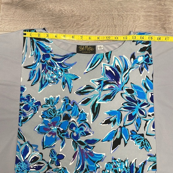 NWOT Bob Mackie Wearable Art Gray Floral Blouse Short Sleeve Kaftan M - Picture 4 of 12